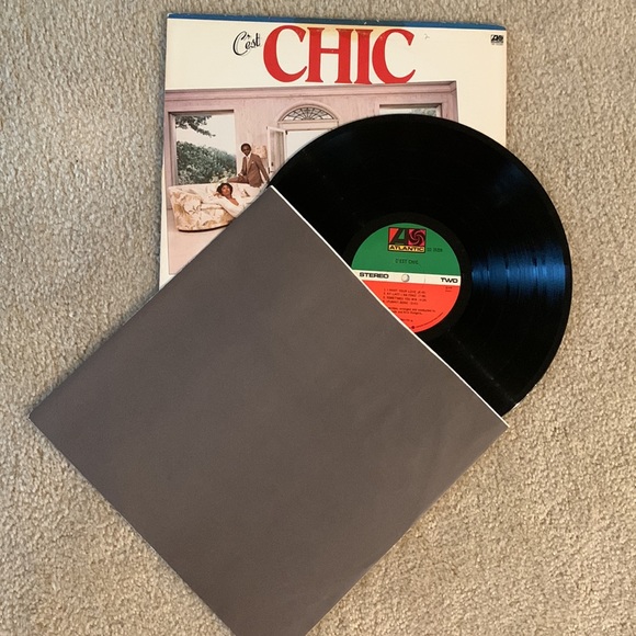 Vintage C’est Chic Vinyl Album, 1978 - Picture 4 of 11